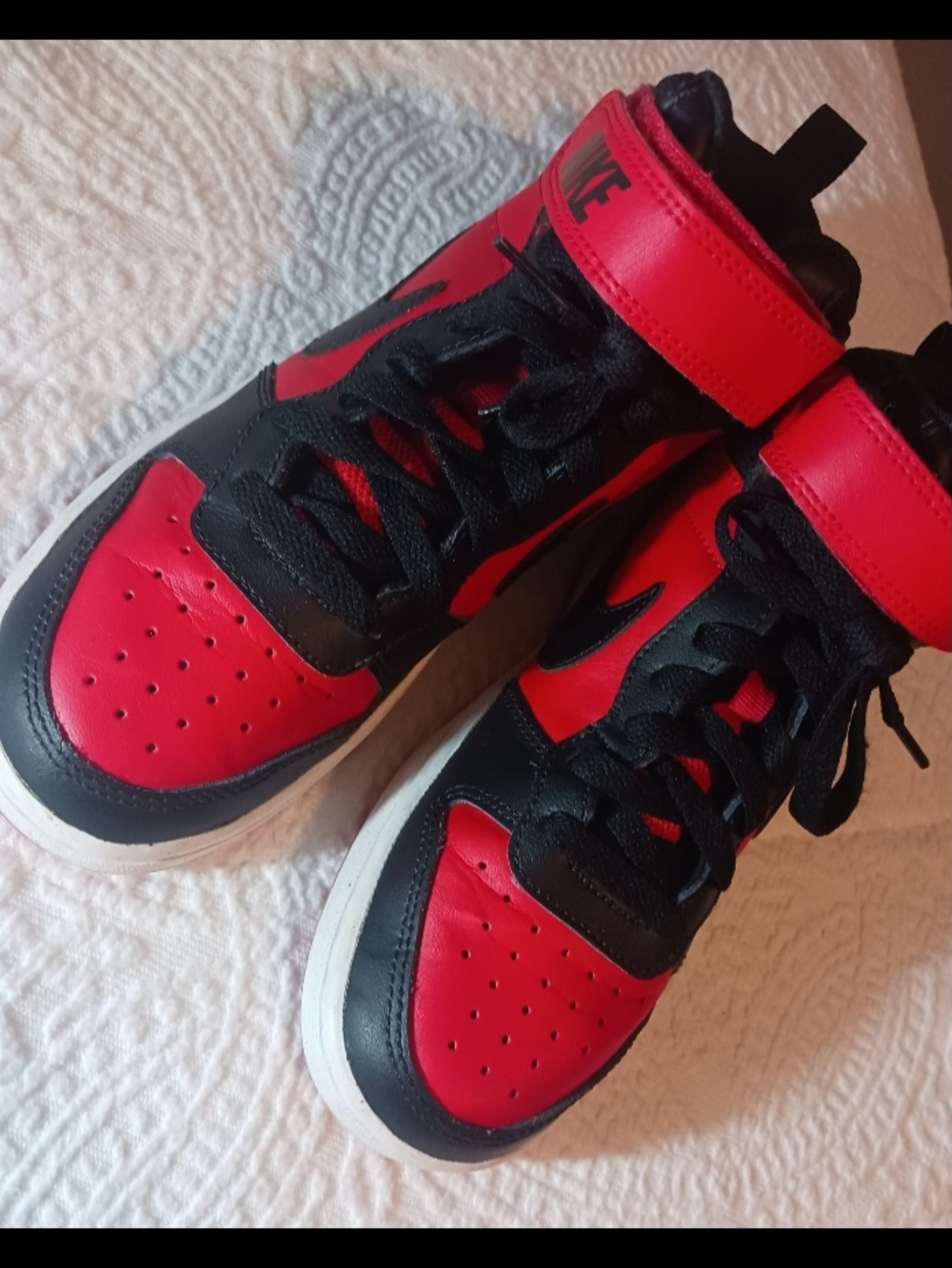 Nike Kids' High-Top Sneakers in Red/Black